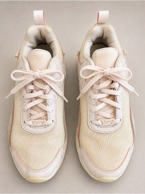 Nike RYZ 365 2 Barely Rose Women’s Size 6 Chunky Platform Sneakers